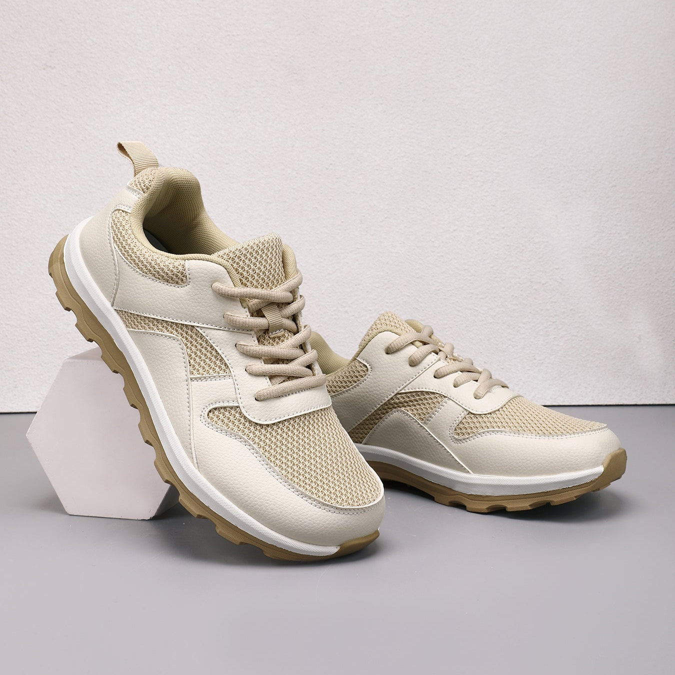 Ventro Sneakers — Allyours Closet (view 4)